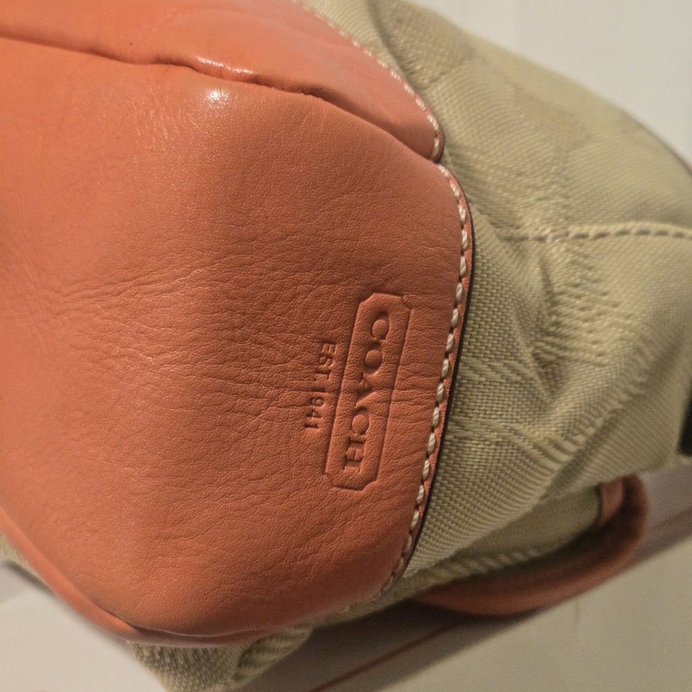 Coach Legacy Double Turnlock Soulderbag Tan Canvas With Coral Leather - Picture 11 of 17